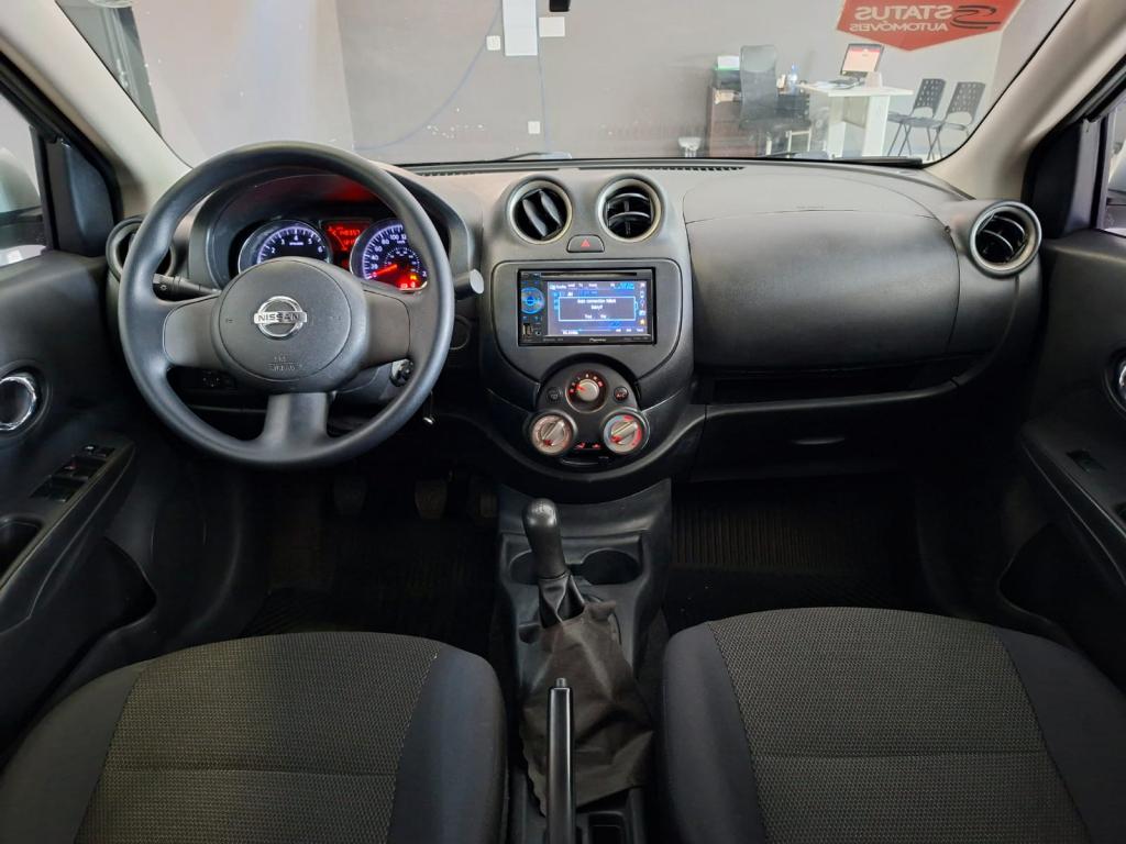 NISSAN Versa Sedan - Foto