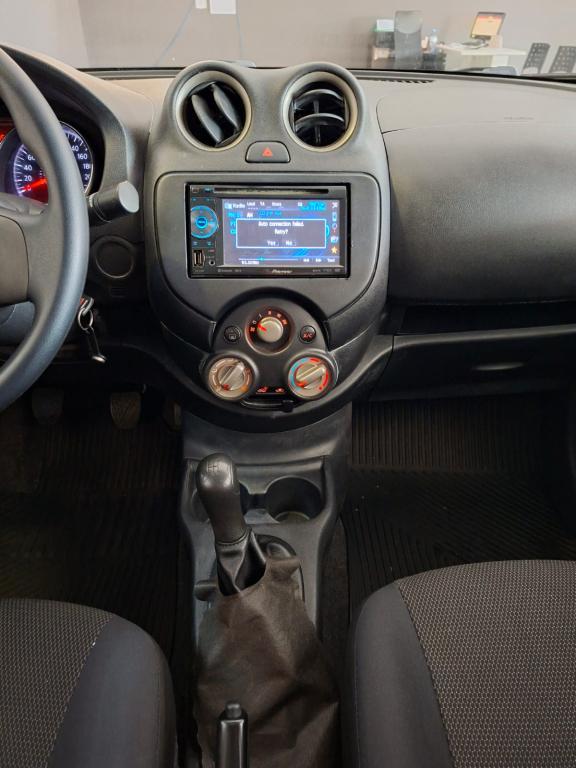 NISSAN Versa Sedan - Foto