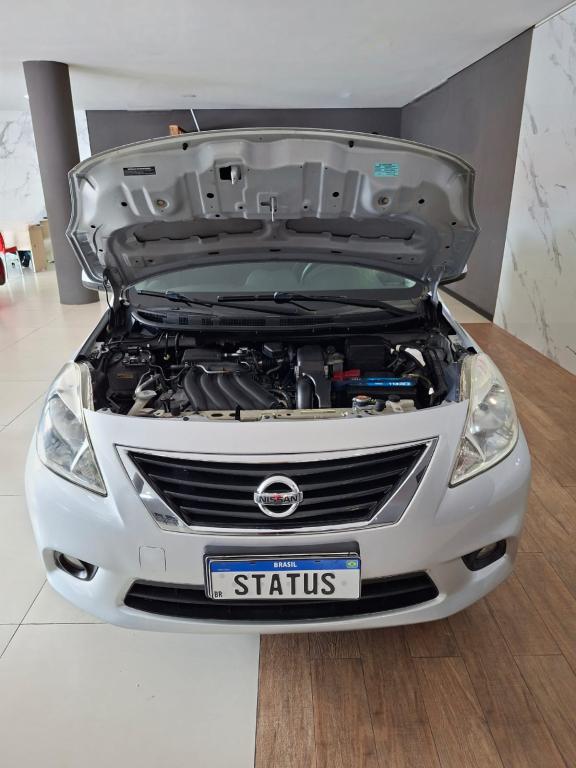 NISSAN Versa Sedan - Foto