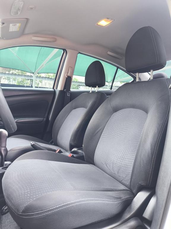 NISSAN Versa Sedan - Foto