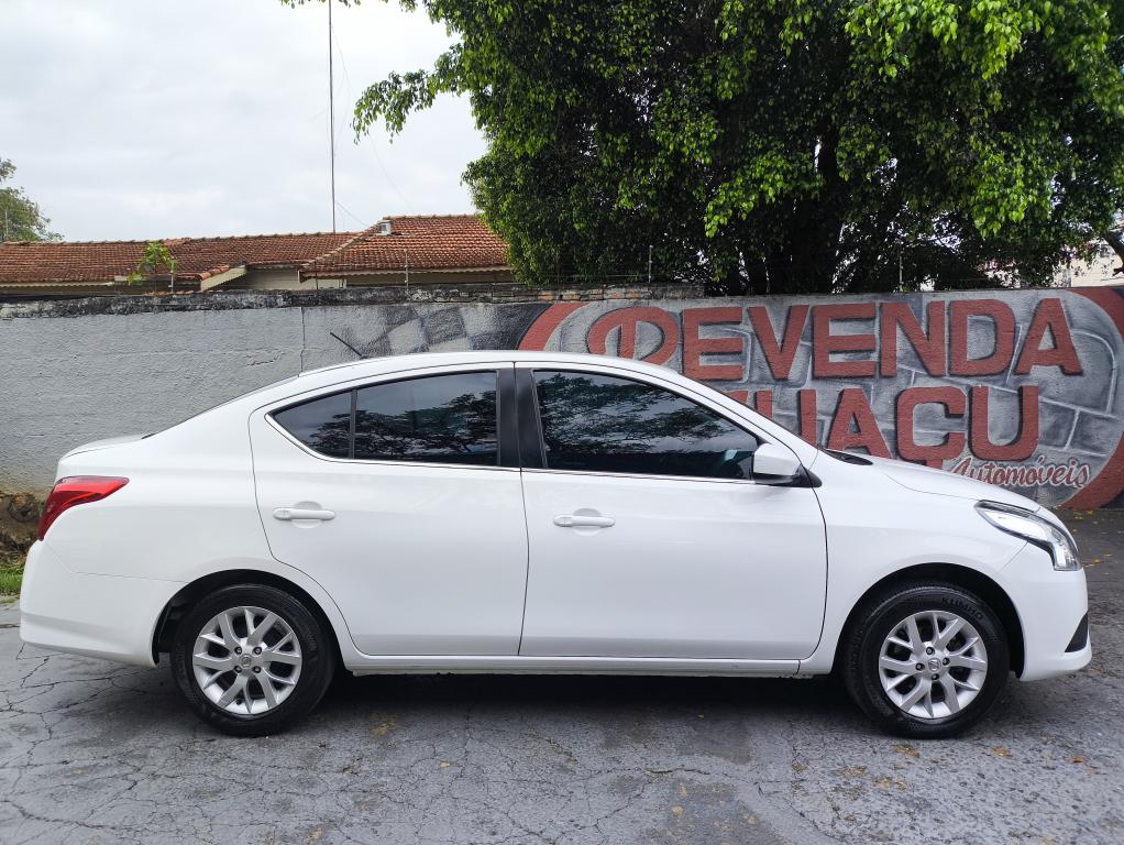 NISSAN Versa Sedan - Foto