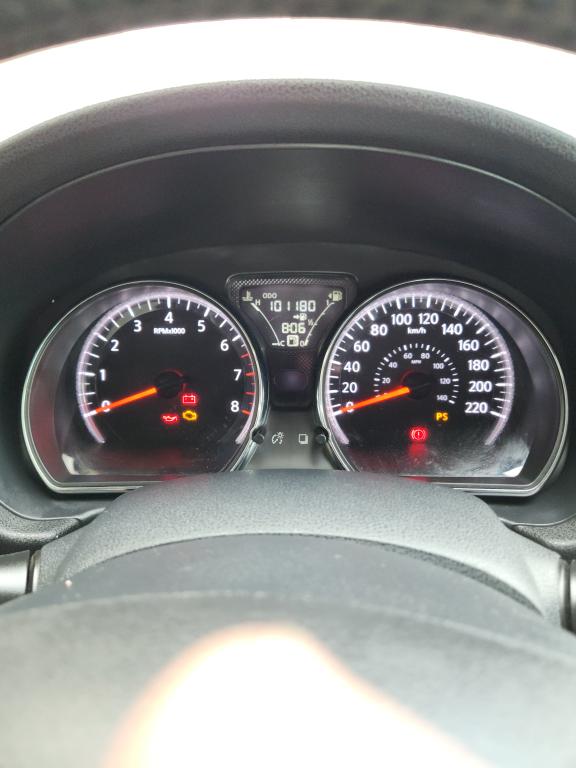 NISSAN Versa Sedan - Foto