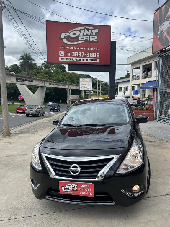 NISSAN Versa Sedan - Foto