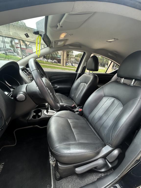 NISSAN Versa Sedan - Foto