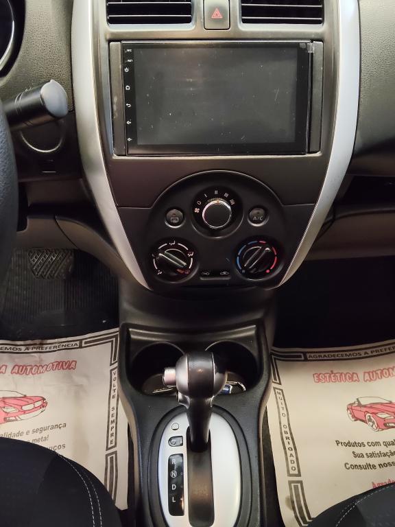 NISSAN Versa Sedan - Foto