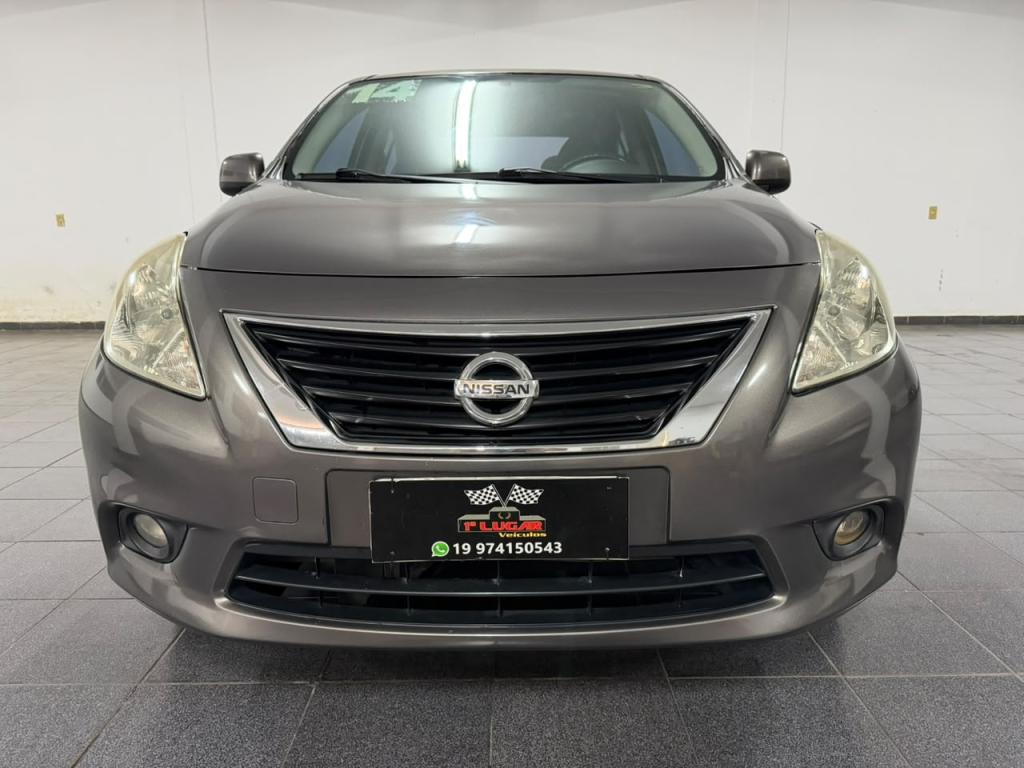 NISSAN Versa Sedan - Foto