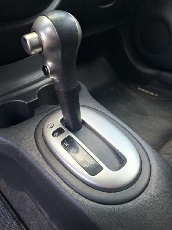 NISSAN Versa Sedan - Foto