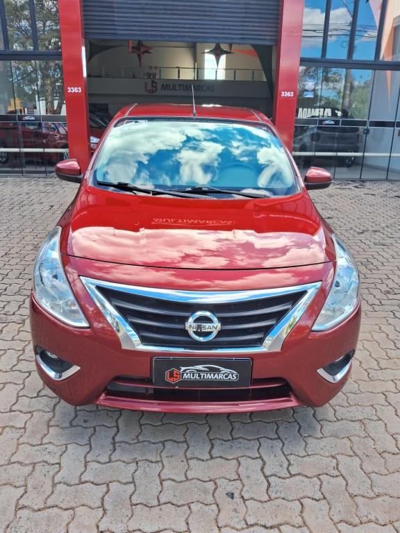 NISSAN Versa Sedan - Foto