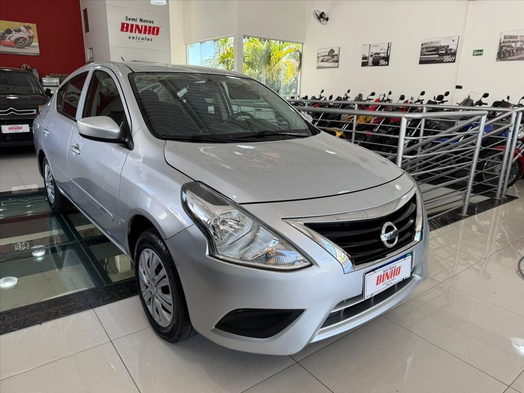 NISSAN Versa Sedan