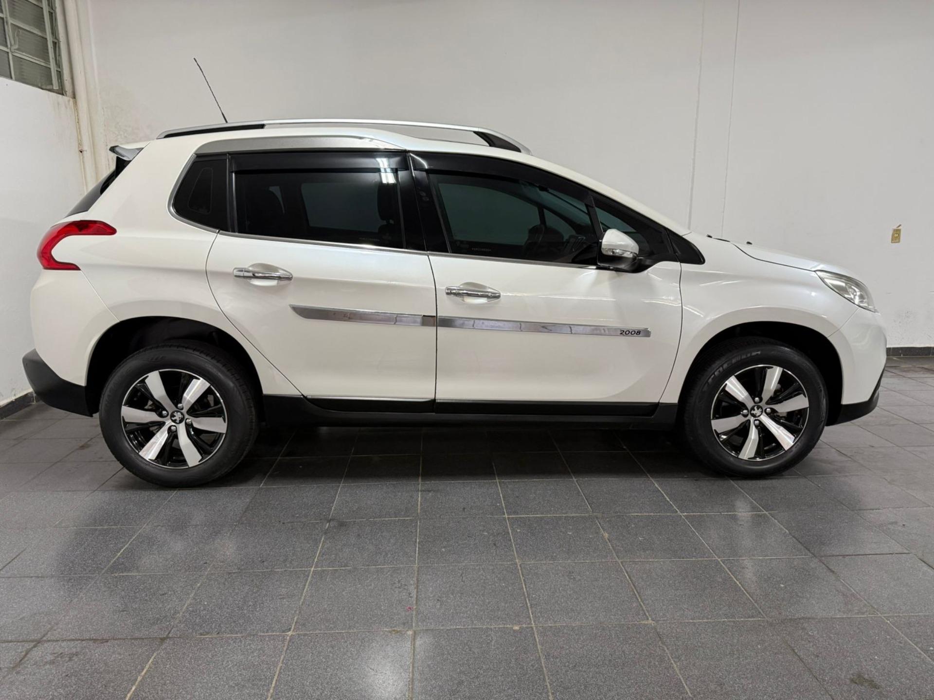 PEUGEOT 2008 - Foto