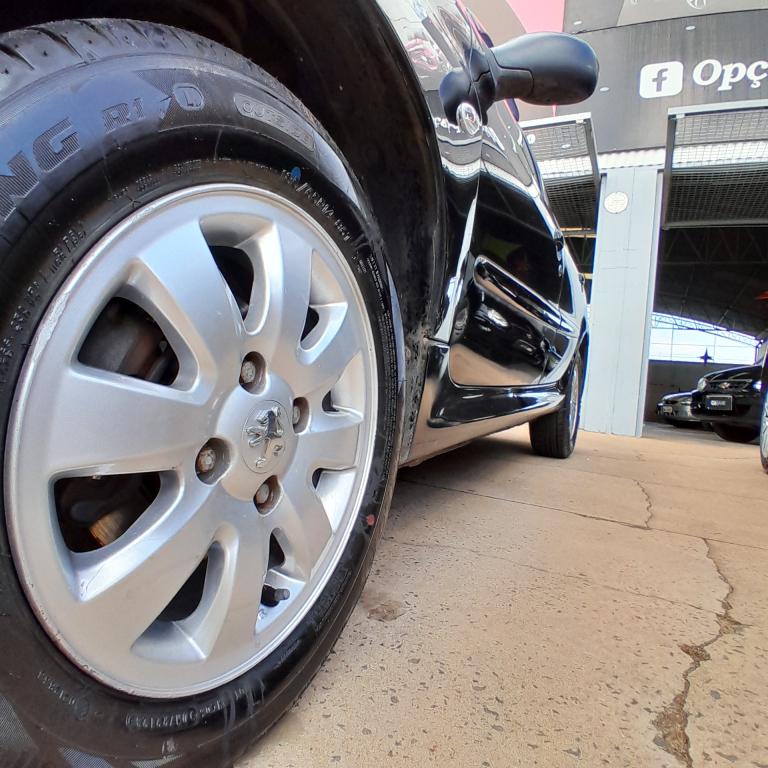 PEUGEOT 207 Hatch - Foto