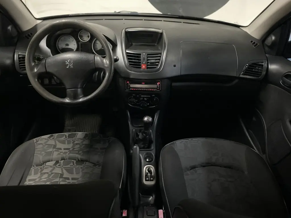 PEUGEOT 207 Hatch - Foto