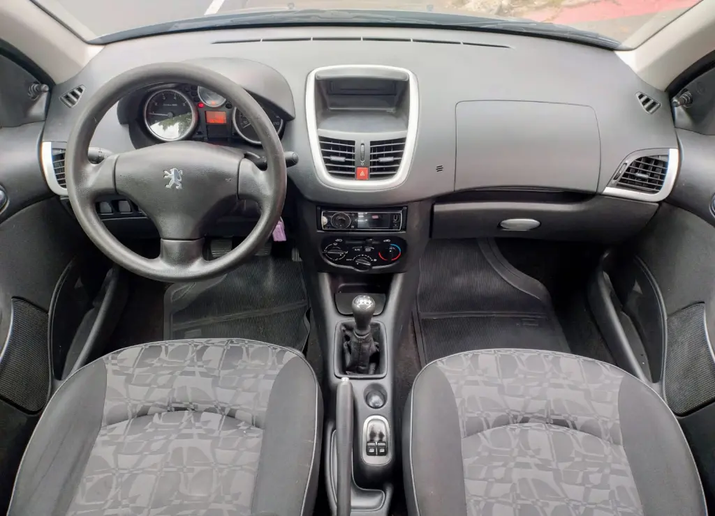 PEUGEOT 207 Hatch - Foto