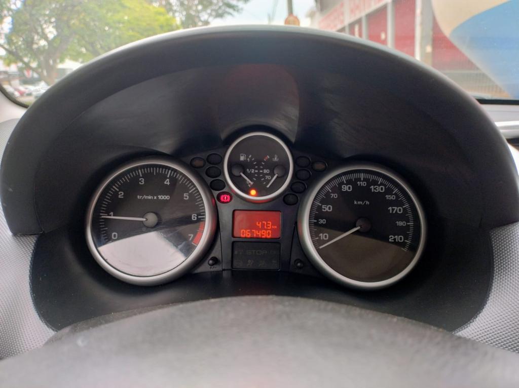 PEUGEOT 207 Hatch - Foto