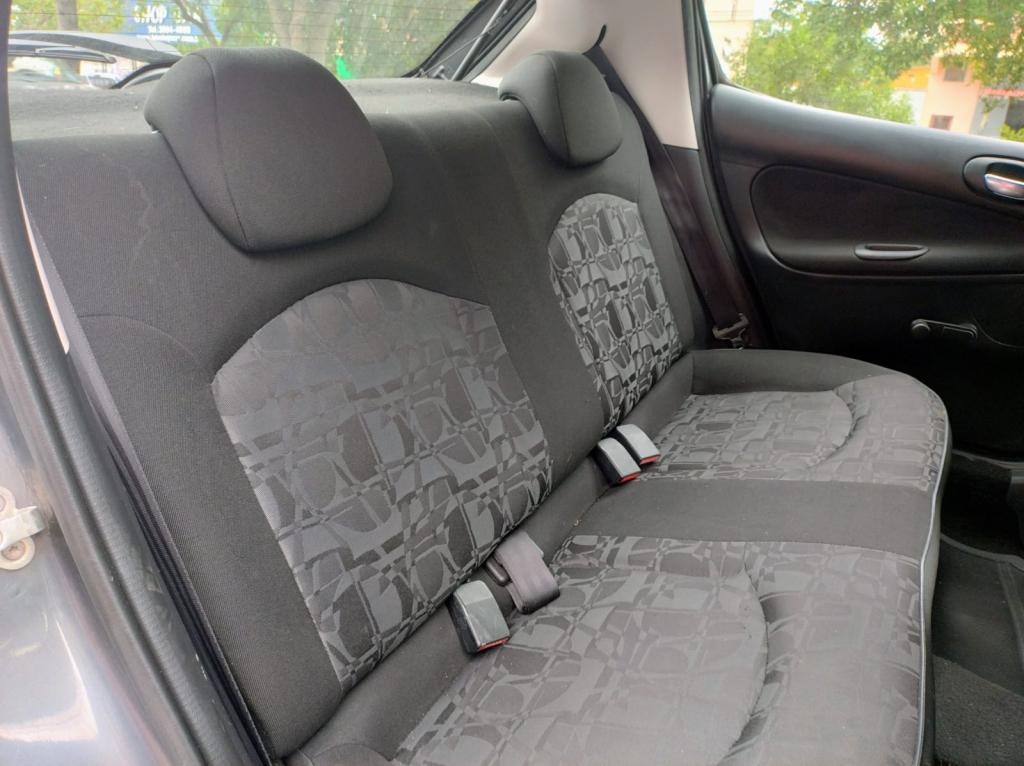 PEUGEOT 207 Hatch - Foto