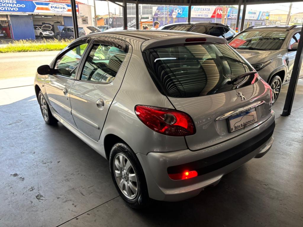 PEUGEOT 207 Hatch - Foto
