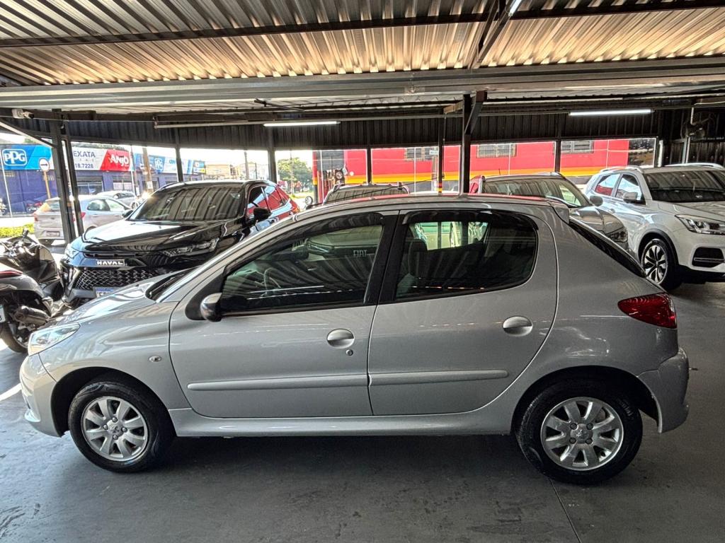 PEUGEOT 207 Hatch - Foto