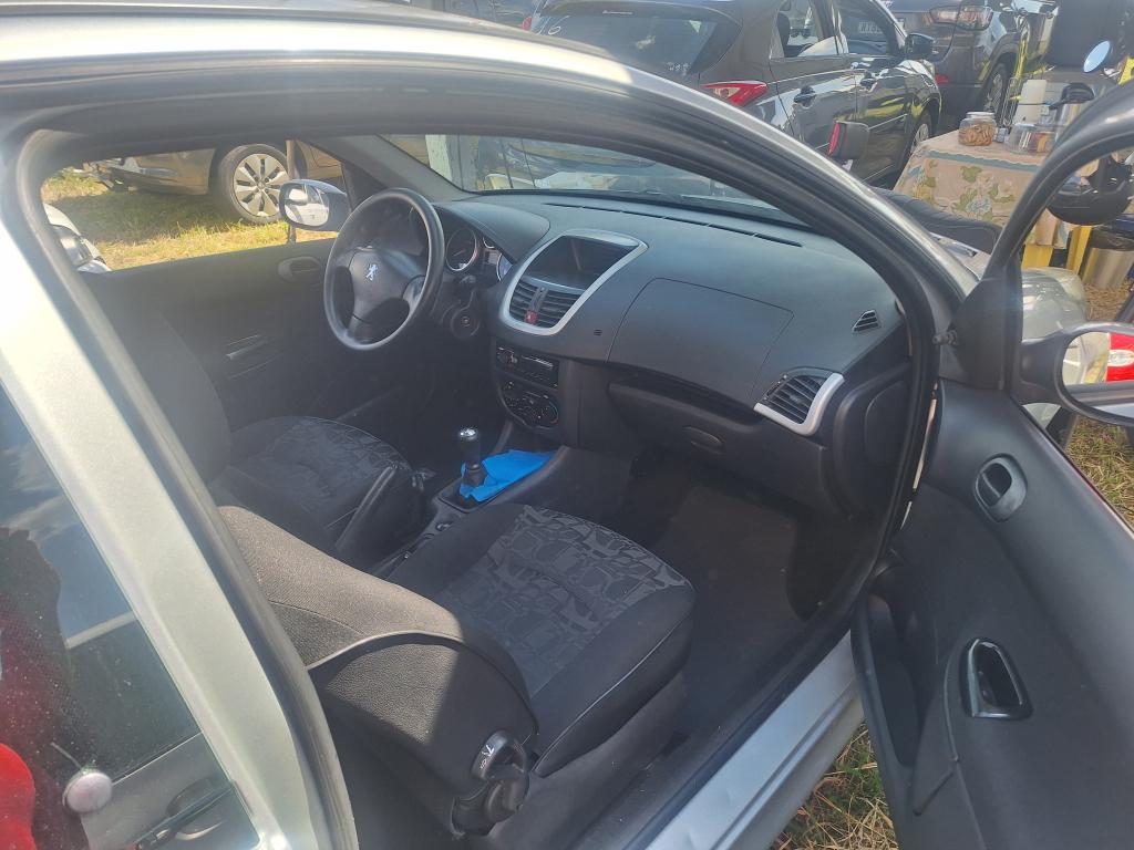 PEUGEOT 207 Hatch - Foto