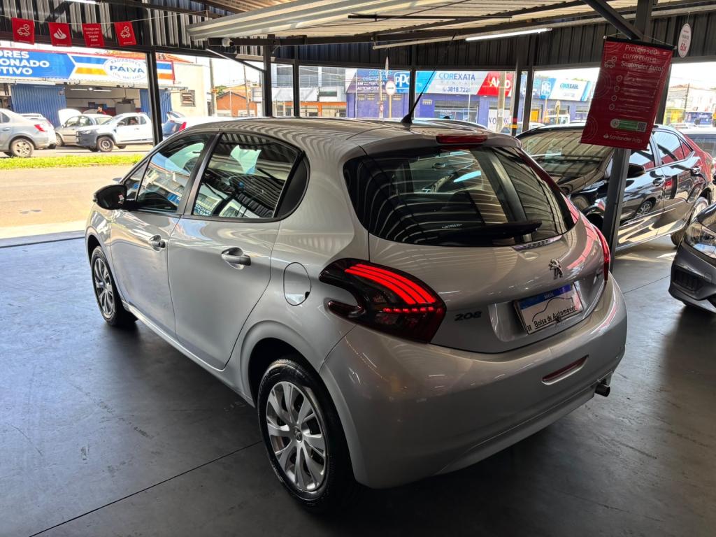 PEUGEOT 208 - Foto