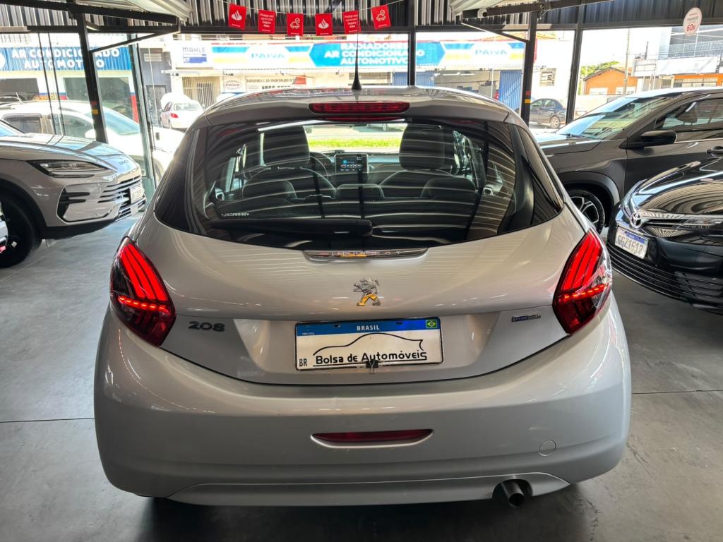 PEUGEOT 208 - Foto