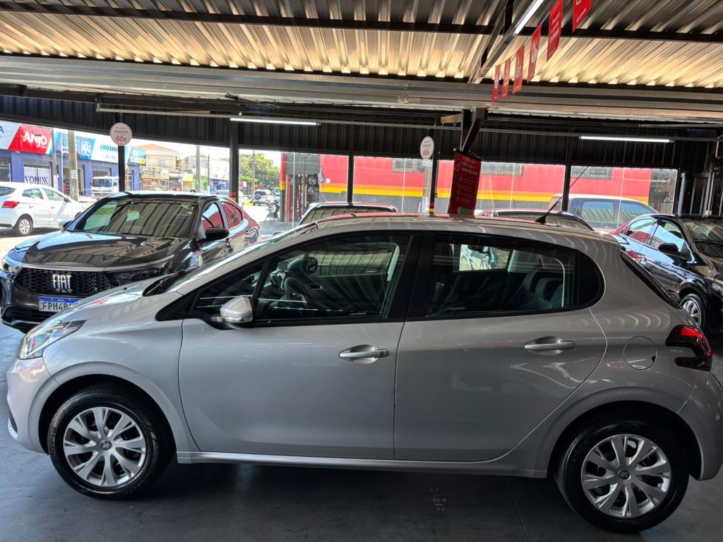 PEUGEOT 208 - Foto