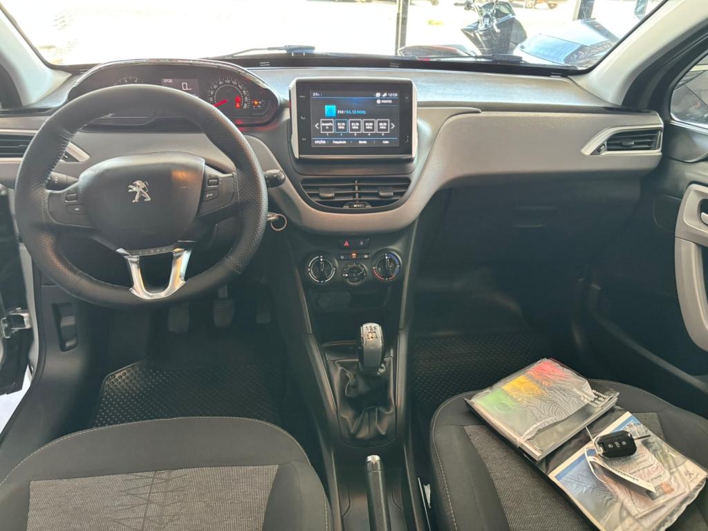 PEUGEOT 208 - Foto