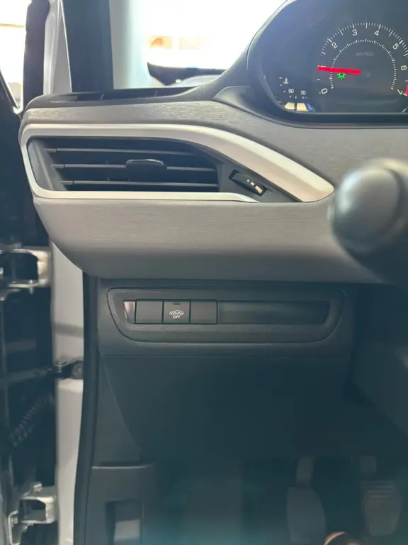 PEUGEOT 208 - Foto