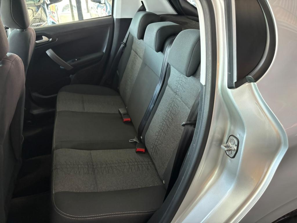PEUGEOT 208 - Foto