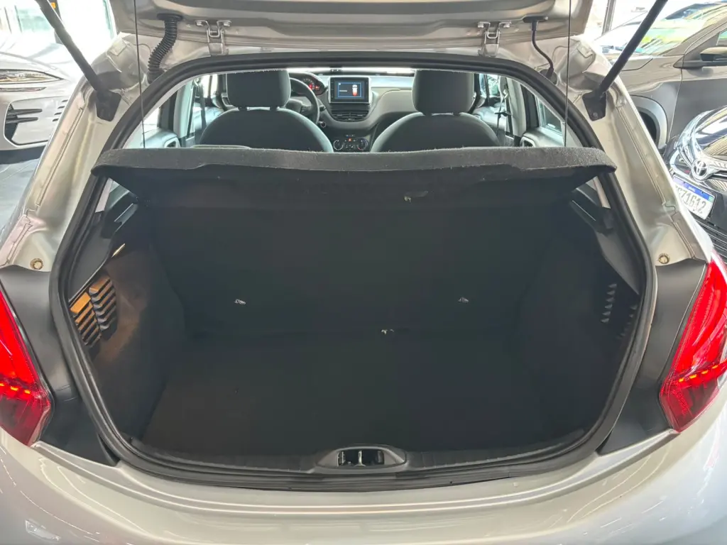 PEUGEOT 208 - Foto