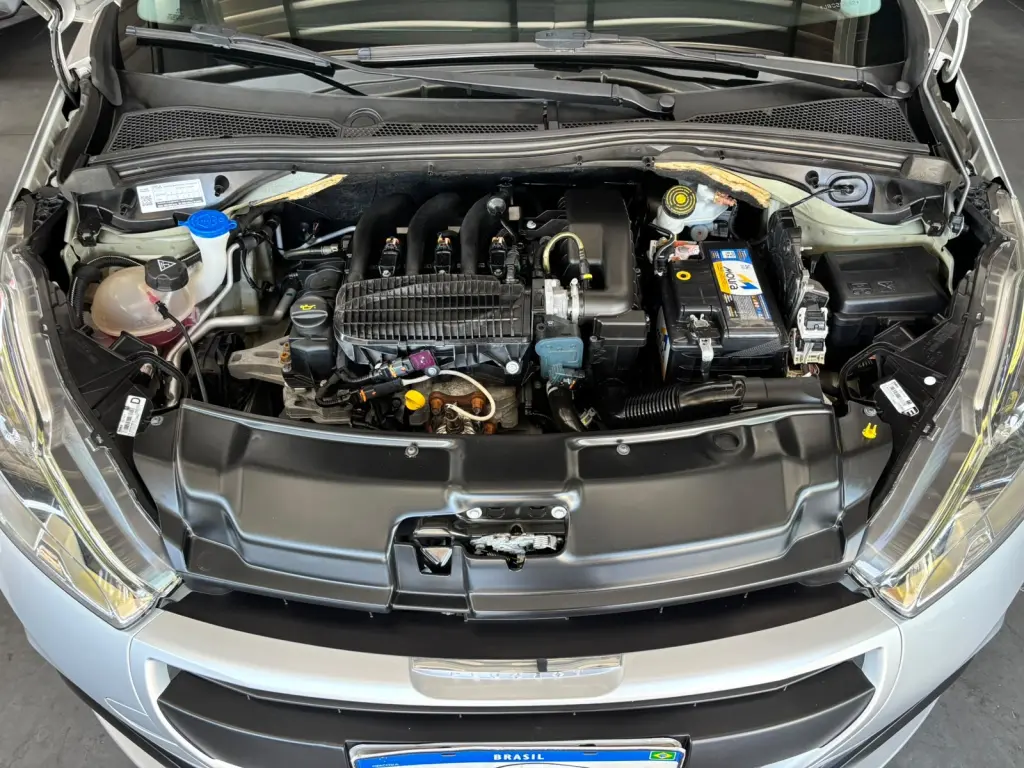 PEUGEOT 208 - Foto