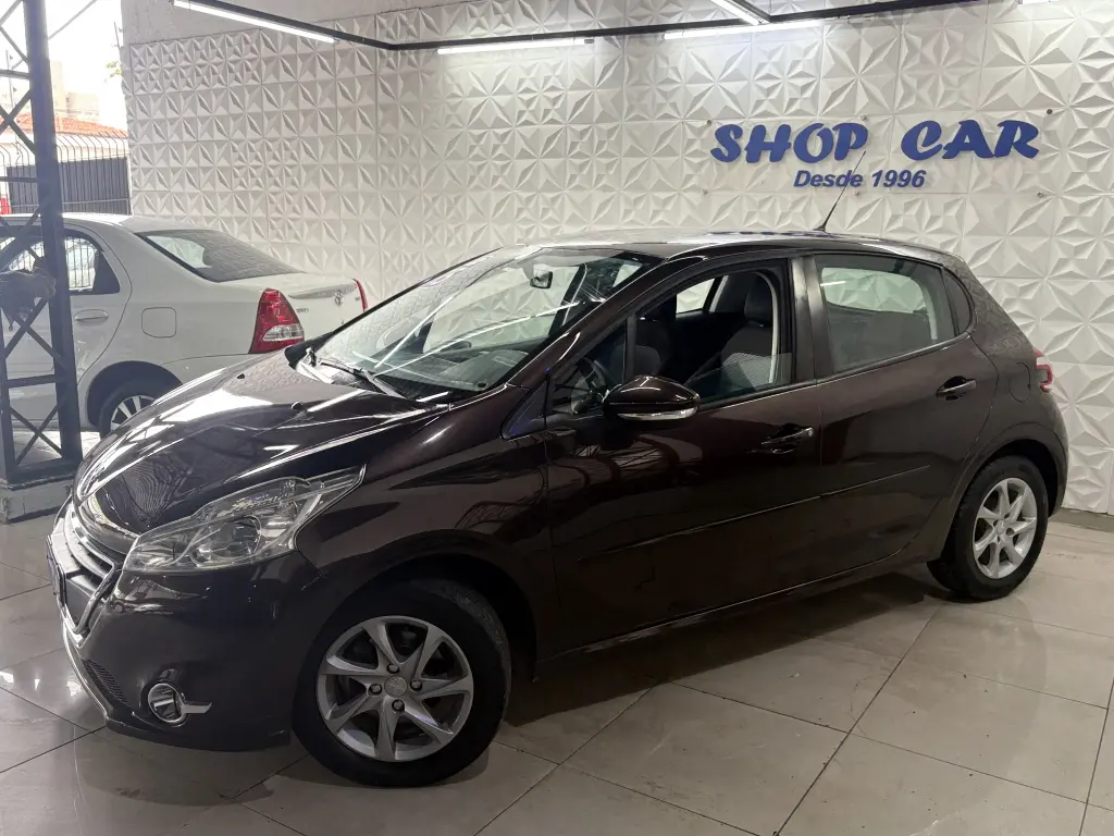 PEUGEOT 208 - Foto