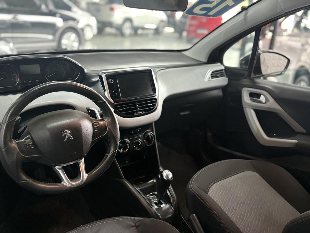 PEUGEOT 208 - Foto