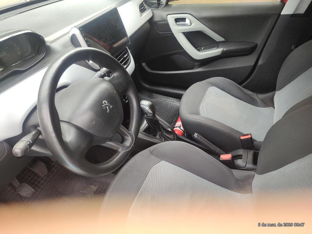PEUGEOT 208 - Foto