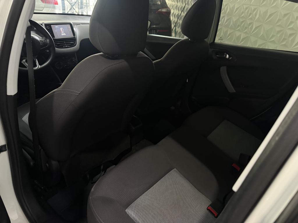 PEUGEOT 208 - Foto