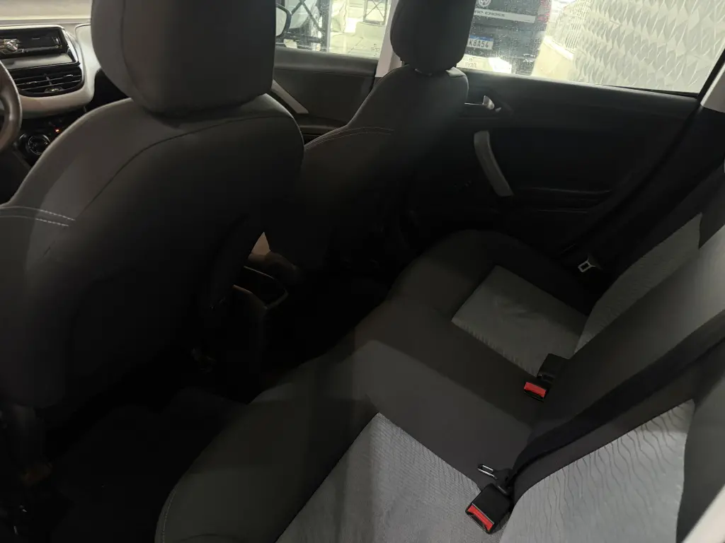 PEUGEOT 208 - Foto