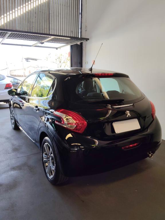 PEUGEOT 208 - Foto