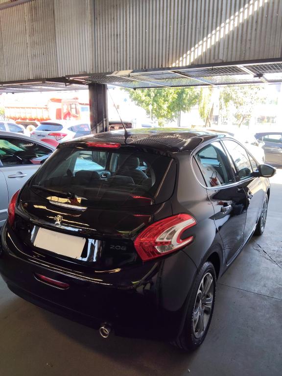 PEUGEOT 208 - Foto