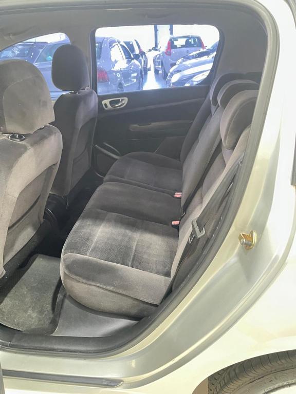PEUGEOT 307 Hatch - Foto
