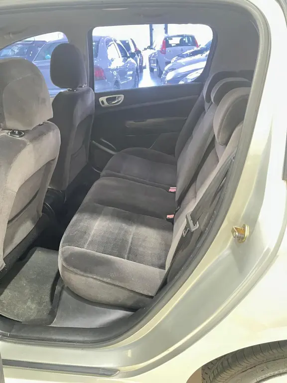 PEUGEOT 307 Hatch - Foto