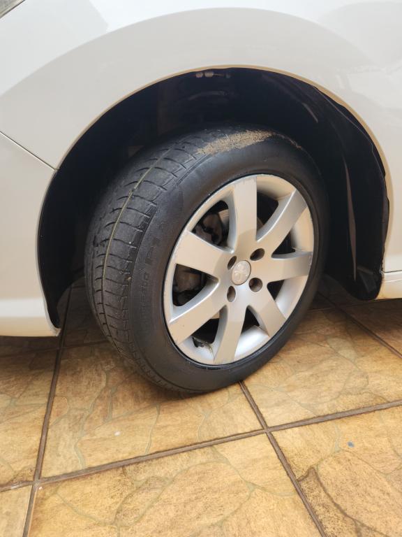 PEUGEOT 408 Sedan - Foto