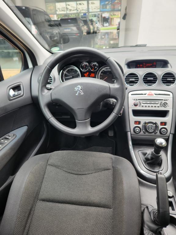 PEUGEOT 408 Sedan - Foto