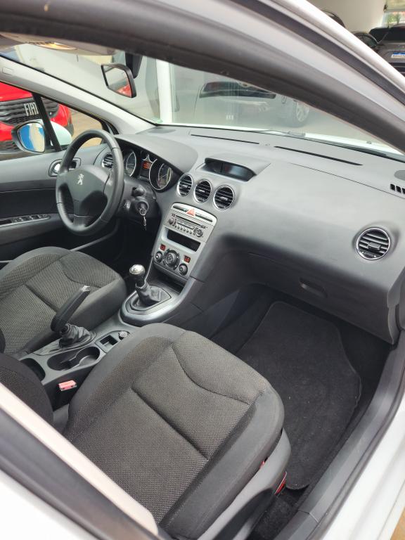 PEUGEOT 408 Sedan - Foto