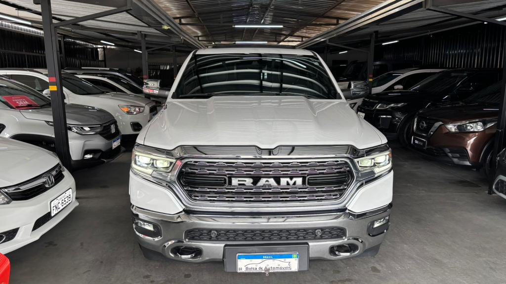 RAM 1500 - Foto
