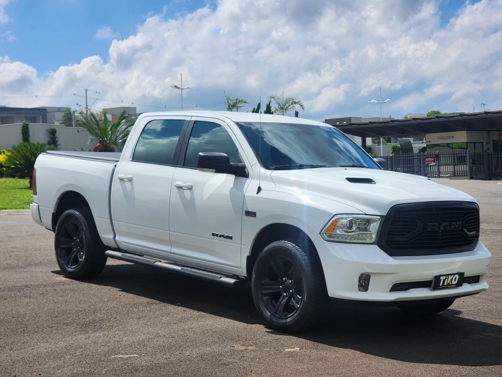 RAM 1500 - Foto