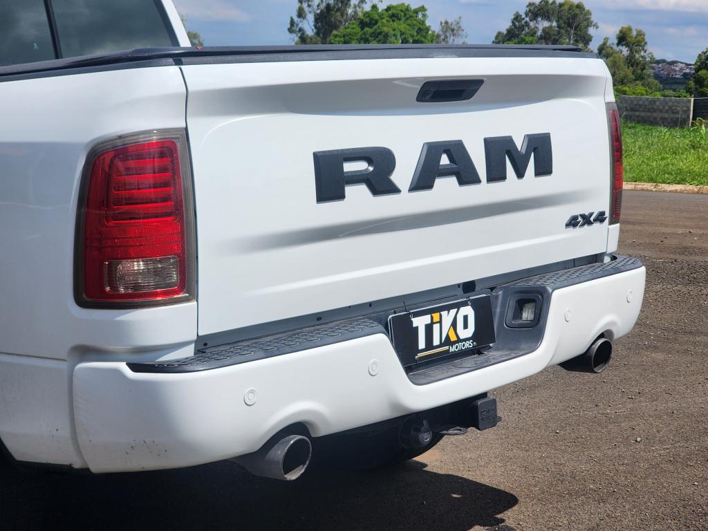 RAM 1500 - Foto
