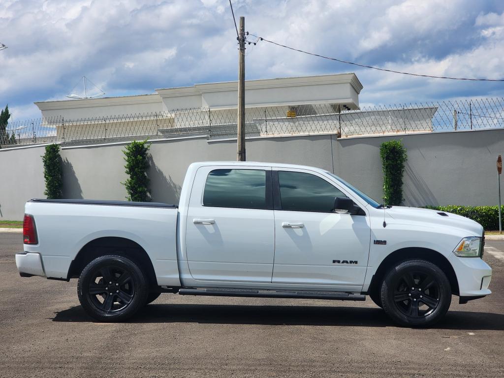 RAM 1500 - Foto