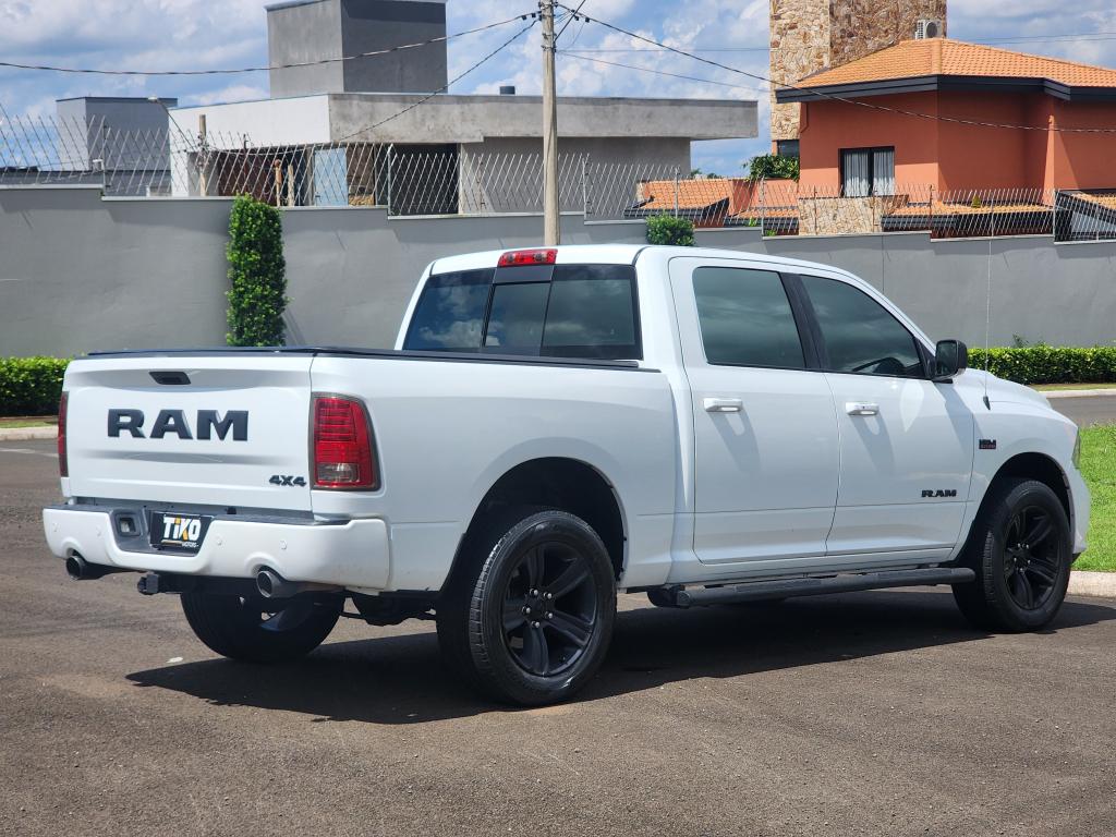 RAM 1500 - Foto