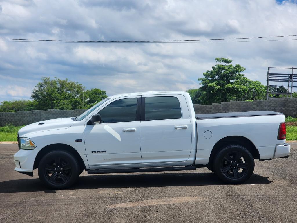 RAM 1500 - Foto