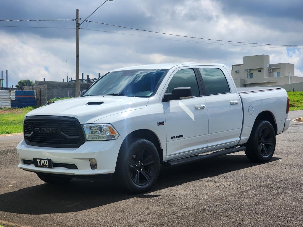 RAM 1500 - Foto