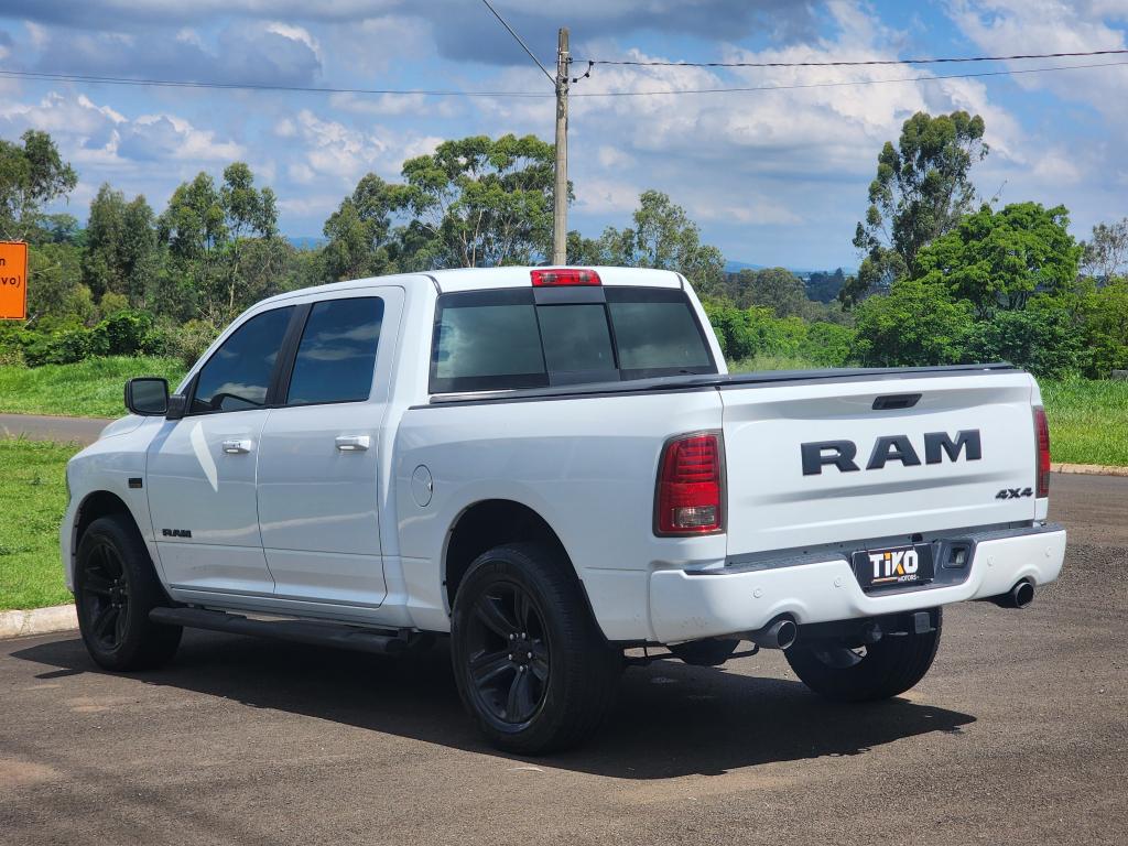 RAM 1500 - Foto